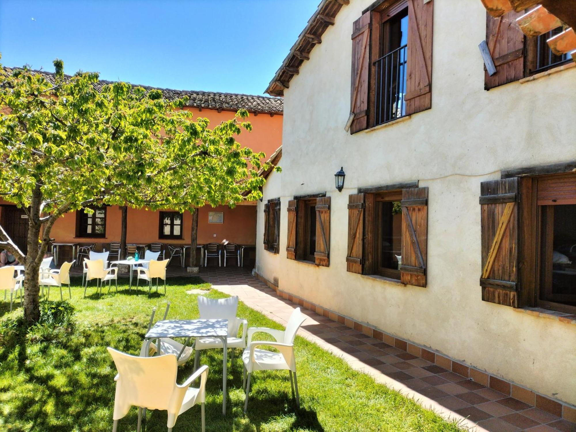 Don Camino Low Cost Villalcazar de Sirga Bagian luar foto