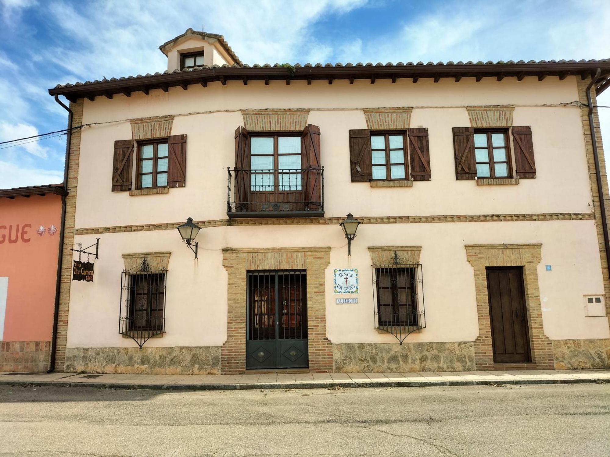 Don Camino Low Cost Villalcazar de Sirga Bagian luar foto